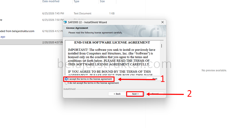 Centang kotak 'I accept the terms of the license agreement' pada dialog License Agreement dan klik Next.